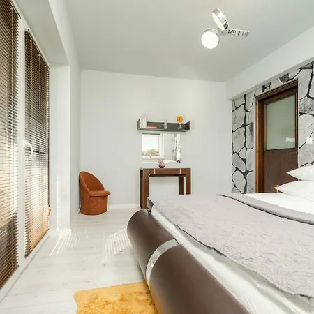 W Wadowicach Ii By Apart Service *
